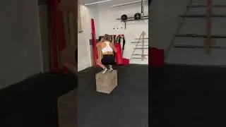 Box jump over (dobozon &aacute;tugr&aacute;s)