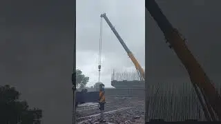 rain 🌧️ crane operator #HeavyMachinery#MachineLovers#PowerfulMachine#CranePower#LoaderMachine#Engin