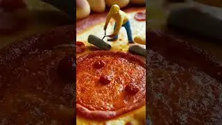 Mini Workers Cooking Pizza 🍕. #food #mini workers #pizza #pizzacooking