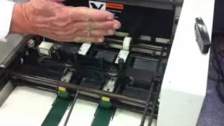 Bourg stitch fold trim