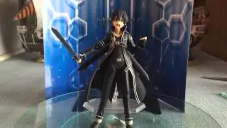 Max Factory Sword Art Online Kirito Figma Unboxing & Review!