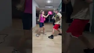 Killer team 🥊 brother & sister boxing. #boxing #boxingtraining #kidsboxing #boxingdrill #funny