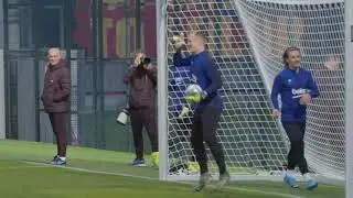 Ter stegen trolls Griezman with his celebration in training🎯