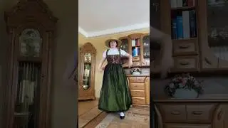 Bavarian folk dress - Dirndl 👒|| vintage aesthetic || folklore || folk clothing || #shorts #cosplay