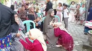 Prosesi serah terima siswa siswi kelas 6 SDN 1 Bengkel TP 2024/2025, kepada orang tua murid.
