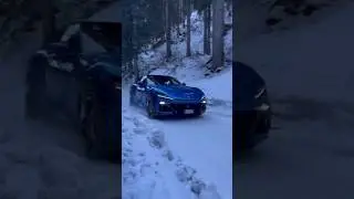 V12 Ferrari Purosangue in the snow