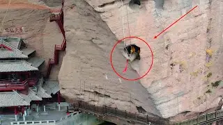 Longhu Mountain Hanging Coffin Performance |  Coffin on the Cliff