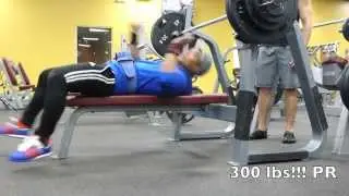 Bench Press PR! 300 lb progression