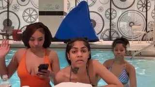 Aspen Kartier takes her homegirls to the POOL 😍