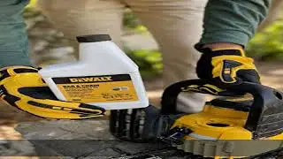 DEWALT Biodegradable Chainsaw Oil &ndash; High Performance, Non Toxic Professional Lubricant &ndash; Green, Eco
