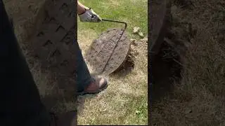Guess what&rsquo;s in the drain. #plumber #plumbing #surprise #animals #drain #sewer #manhole #omg #noway