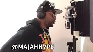 Majah Hype - Evil Rifle recording in the studio and this happen. 😂😂😂