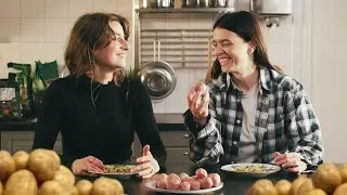 Clara Henry och Siri Barje lever på bara potatis i en dag