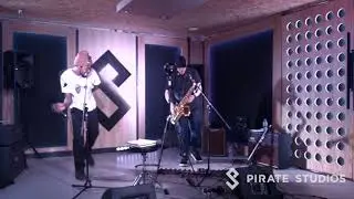 Mr Woodnote & Skunkadelic - Live at Pirate Studios