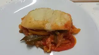 Bacalao con tomate y piperrada