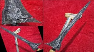 Keris Tilam Upih Tuban Mojo. Pamor Wengkon Isen - Tirto Tumetes Rojo Gundolo. Pamor Nyekrak Deling