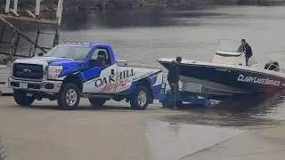 DURA-LIFT hydraulic boat trailer for marinas.