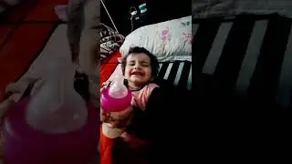 Independent baccha | bottle se duddo khud hi pioga 😂 #viral #dakshnavya #babysfun #cutebaby #fun
