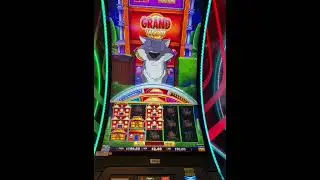 MAX BET Hold & Spin on Huff N&rsquo; Puff GRAND&hellip; HUGE WIN! 💥 (Massive Bonus Hit!) #casino #jackpot #slots 
