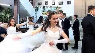 Nyitótánc az aulában 2018 Széchenyi István Általános Iskola Bercel