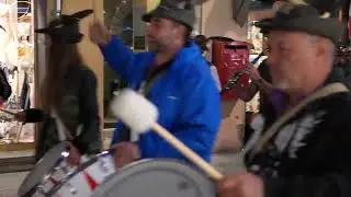 RIMINI: La festa degli Alpini invade il centro tra alcol e musica | VIDEO