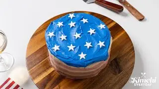 STARS, STRIPES, AND SMILES WITH AN INDEPENDENCE DAY RICE CAKE! | H MART KIMCHI EVERYDAY | 독립 기념일 케이크
