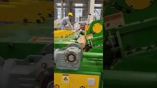 spindless veneer peeling machine #plywood #woodworking #peeling