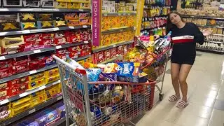 DIZENDO SIM PRA TUDO NO MERCADO!
