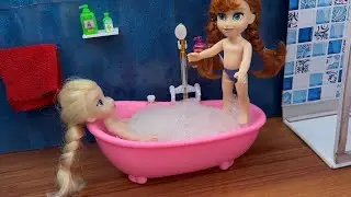 Play With Elsa Anna Toddlers  - Little Elsa and friends morning routine getting ready for School