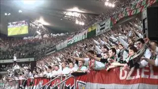Czarna eLka w k&oacute;łeczku się mieni...