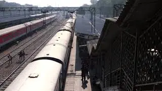 SILLY PEOPLE DEBOARDING FROM RUNNING TRAIN | GAURAV ROHILLA