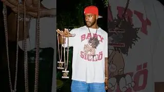 Skepta забирает цепочку JME у главы компании.