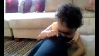 julyana gettinh off d couch