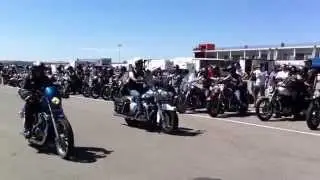Desfile HARLEY-DAVIDSON en Circuito de Navarra