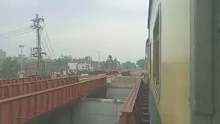 Subak Raftar Railcar Approacing From Lahore Junction | #travel #trains | Pakrail branch line