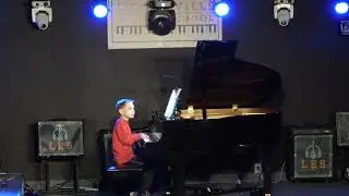 Landon performs 