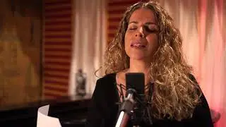 Βιολέτα ΙΚΑΡΗ - Δούναι Λαβείν - Τραγούδι των Θέμη Ανδρεάδη & Μαίρης Φασουλάκη / Official Music Video