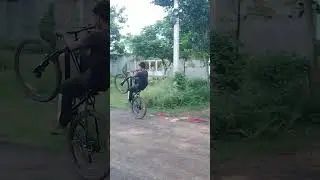 weliee 🥵 impossible #stunt #reaction #shortvideos #cycle #viralvideos #viralshorts #shorts