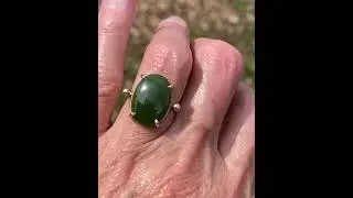 Vintage Gold Green Jade Cabochon Statement Ring