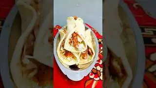 CRISPY CHICKEN SAWARMA 🤤#trend #trending #recipe #short #shortvideo #delicious #yummmmy #majedar 😋❤️