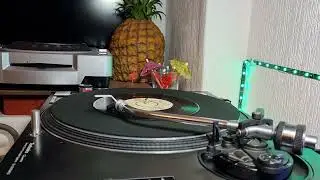 Cliff Richard - Shakin All Over (Live) - BBC EMI - 1981 - 7