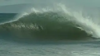 Mutant Freight Train Waves at Ma'alaea Maui
