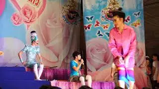 เมื่อเรียกรับรางวัลทั้งคณะ ความฮาเล็กๆ จึงเกิดขึ้น