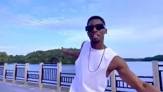 MICHAEL ROSS KAKOOZA - WALKIN ON AIR PERFORMANCE VIDEO #uganda #lovesong #newmusic