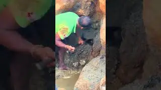 They Really Work Hard Inside This Mine to Find a Sapphire 💎 | Real Life of Ceylon Gem Miners 🇱🇰✨