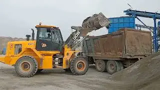 jcb loader 432zx tata truck overload! fast Loading crusher point! #jcb loader #shovel machine