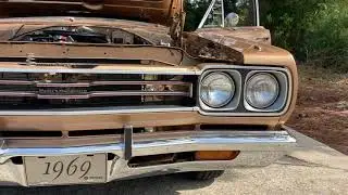 Plymouth Satellite looks brand NEW!