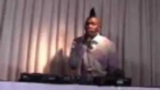 LYFE SUX TV PRESENTS AKON LETTING THE CROWD GET A LICK