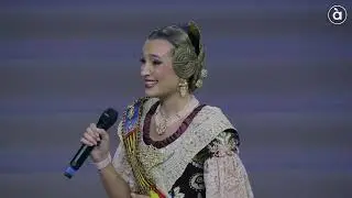 Les boniques paraules de la fallera major infantil, Lucía García, a Berta Peiró