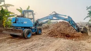 Komatsu pw75 bánh lốp, máy móc ngon giá 210tr lh:0962224608